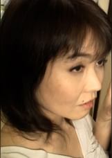 夫婦の寝室を息子に覗かれた母は…性欲のはけ口としてボクのチ〇ポをまさぐって膣奥に射精させてくれた!