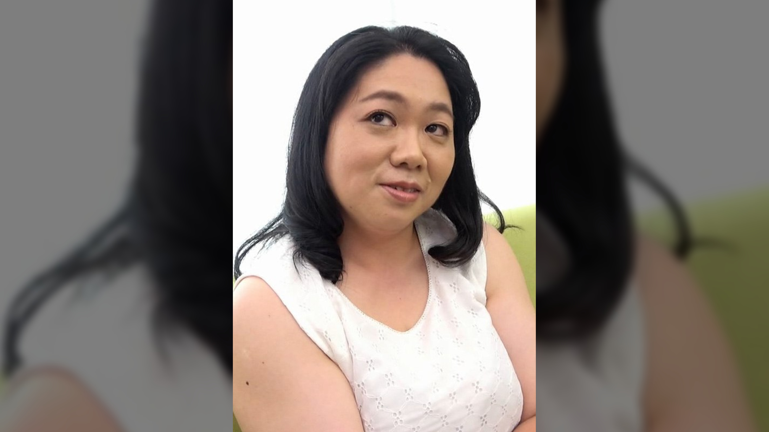 52歳の結婚28年目のHカップ爆乳熟女さん!NTR願望の旦那の要望と潮吹きにチャレンジ!