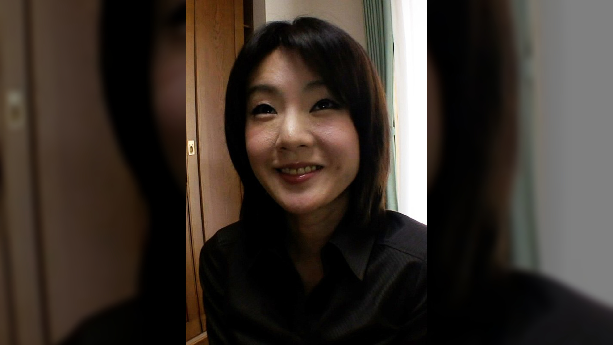 笑顔が素敵な清楚系スレンダーボディ熟女さんの目隠し淫乱変態SEX！