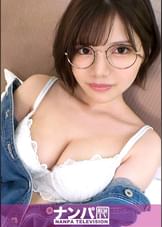 マジ軟派、初撮。 1866 中華街のお土産屋で働くメガネ娘とホテルへ！特定の男が出来たことがないらしいが、その体はFカップ+むっちり美尻+美しいクビレと超SEXボディなのだった！！