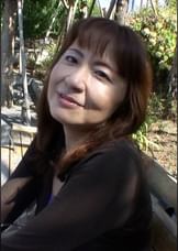出会い系サイトで男漁りする実は淫乱性癖の五十路熟女が初AV撮りで情熱溢れる激情交尾!