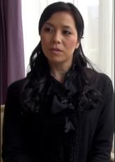街で見かけた母娘に声を掛け番組撮影と宿泊付きロケにご協力頂き、宿泊先の旅館で深夜、娘の横でお母さんは声を●して快楽SEX！