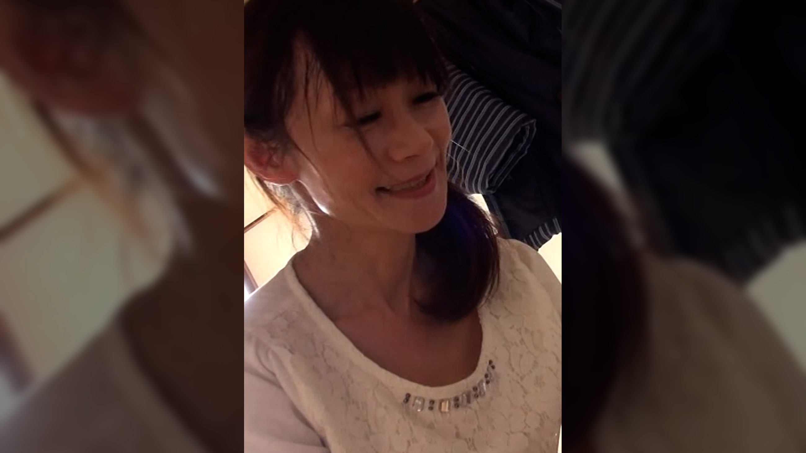 スレンダー五十路熟女の乳首舐め！カラダをびくつかせる童貞男と快楽ハメまくり性交！