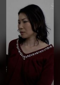 深夜に旦那を送って来てくれた部長に…夫がリストラ⁉カラダを捧げる献身妻が次第に感じてしまい淫欲爆発中出しSEX！