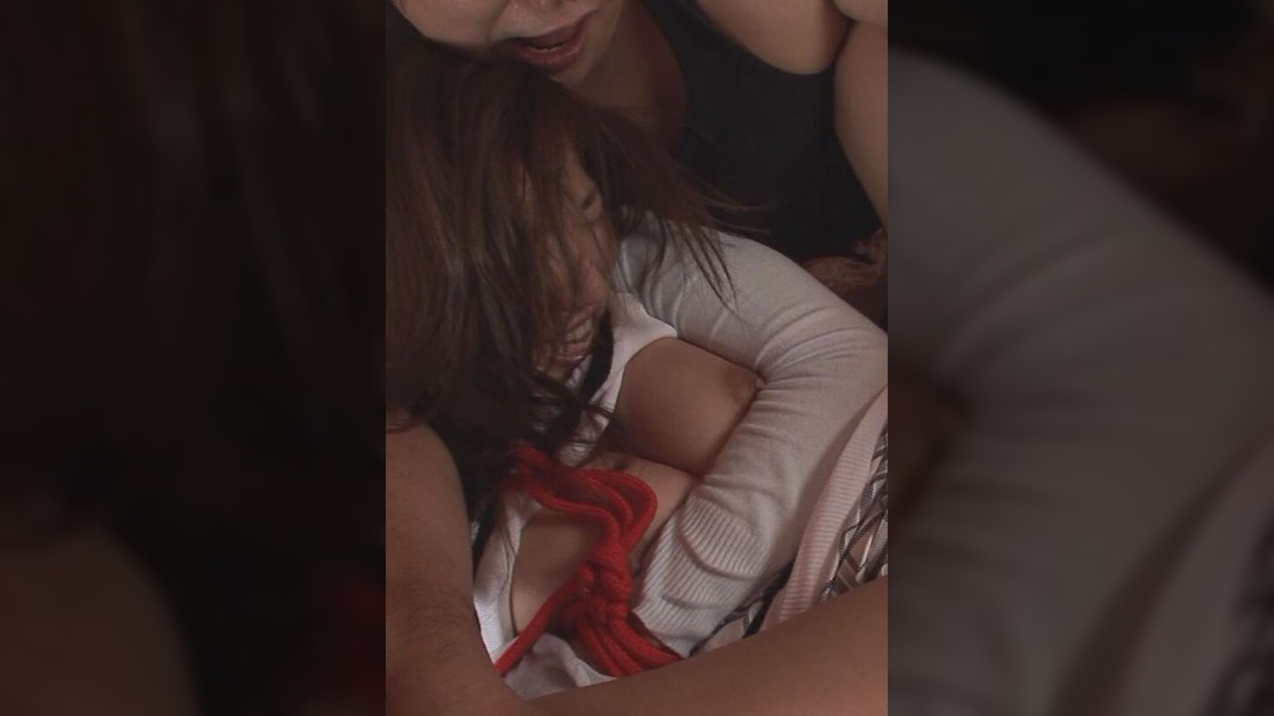 こんなに濡れていたら何してもＯＫでしょ(笑)ガッチガチの肉棒でアソコを搔き乱し、気持ち良くしてくれた御礼に中出しＦＵＣＫ！