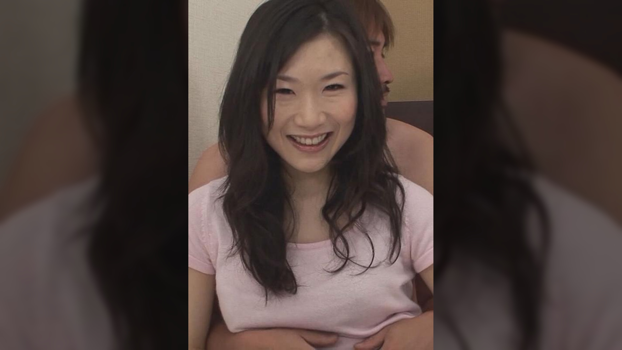 スレンダーな身体からは想像できない巨乳で黒髪の清楚系奥様が登場！玩具で身体をほぐしたら人妻の膣奥に勝手に射精しちゃいました！