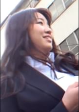 リクルートスーツの巨乳OLさんに新規オープンのマッサージ店のモニターをお願い！怪しいと思いつつもエロ施術に感じてしまう好きモノOLに即ハメ 無許可中出し！
