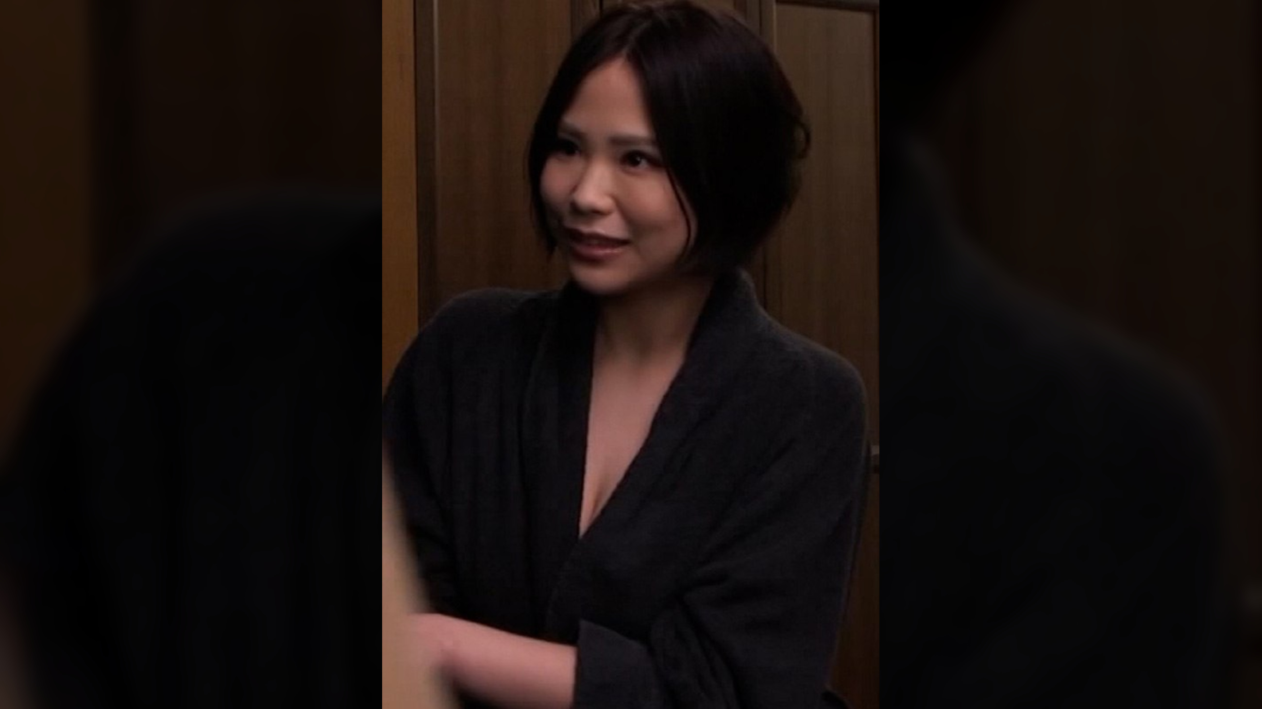 まさかの訪問者！欲求不満のカラダは4Pに快楽堕ち！連続ぶっかけSEX！