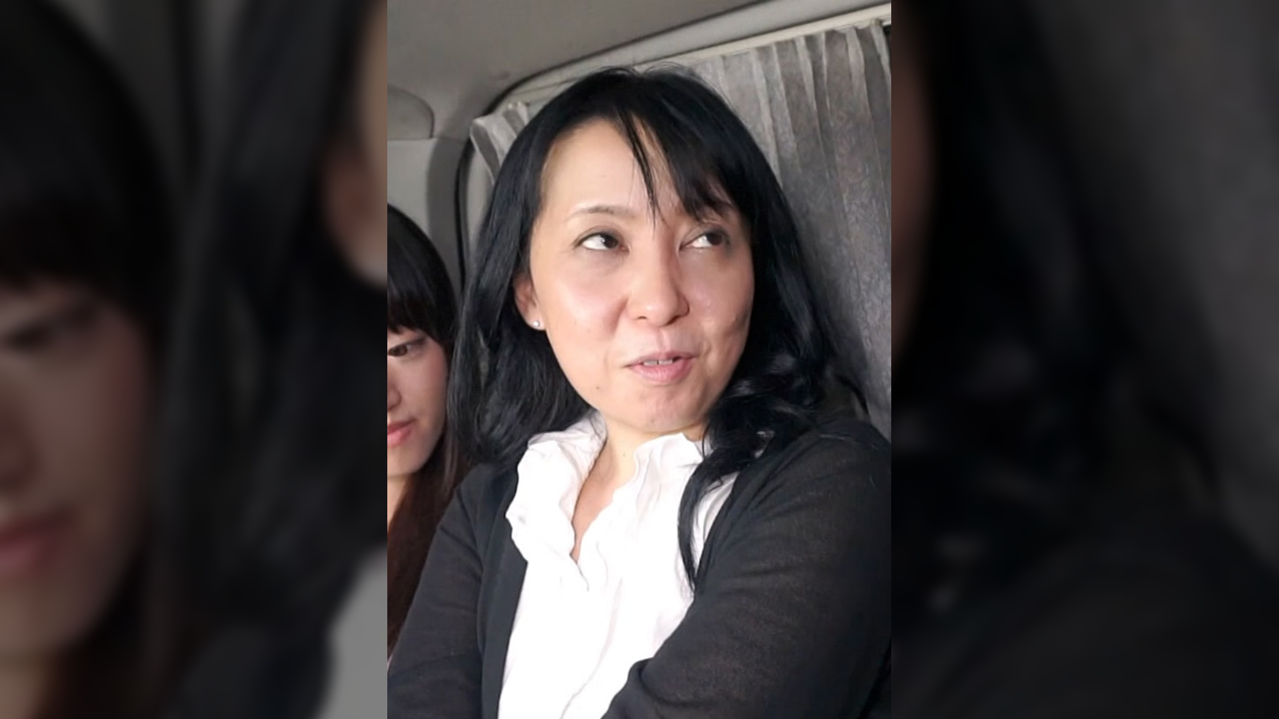お堅い雰囲気のママが娘の前で赤裸々に語る夜の営みや不倫告白！娘を放って若い肉棒に溺れる淫乱熟女ママの快楽SEX！