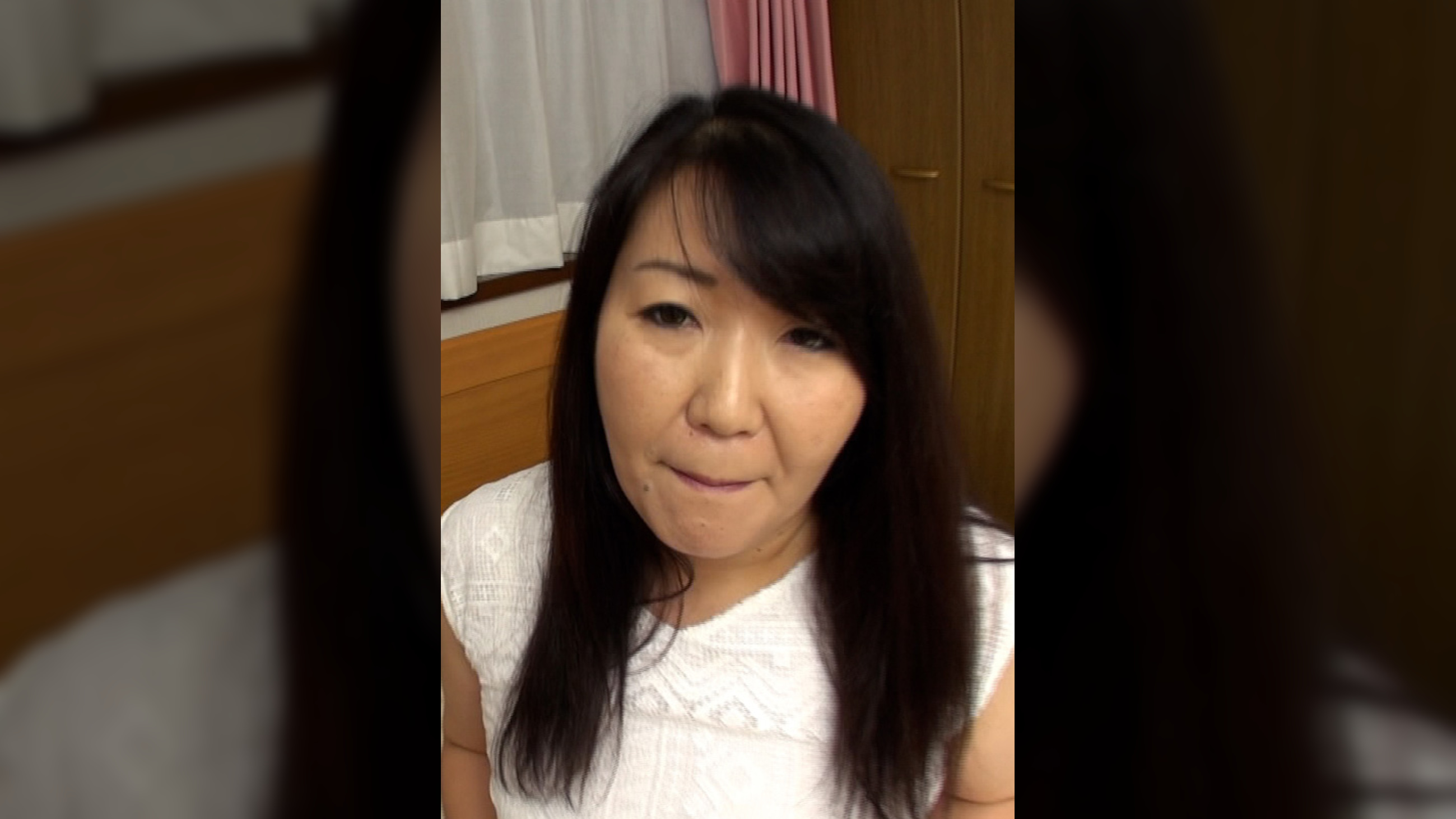 落ち着いた雰囲気の黒髪熟女!カメラの前で男優のローター責めに淫靡に悶え女の悦びを覚え乱れていく淫乱性交!