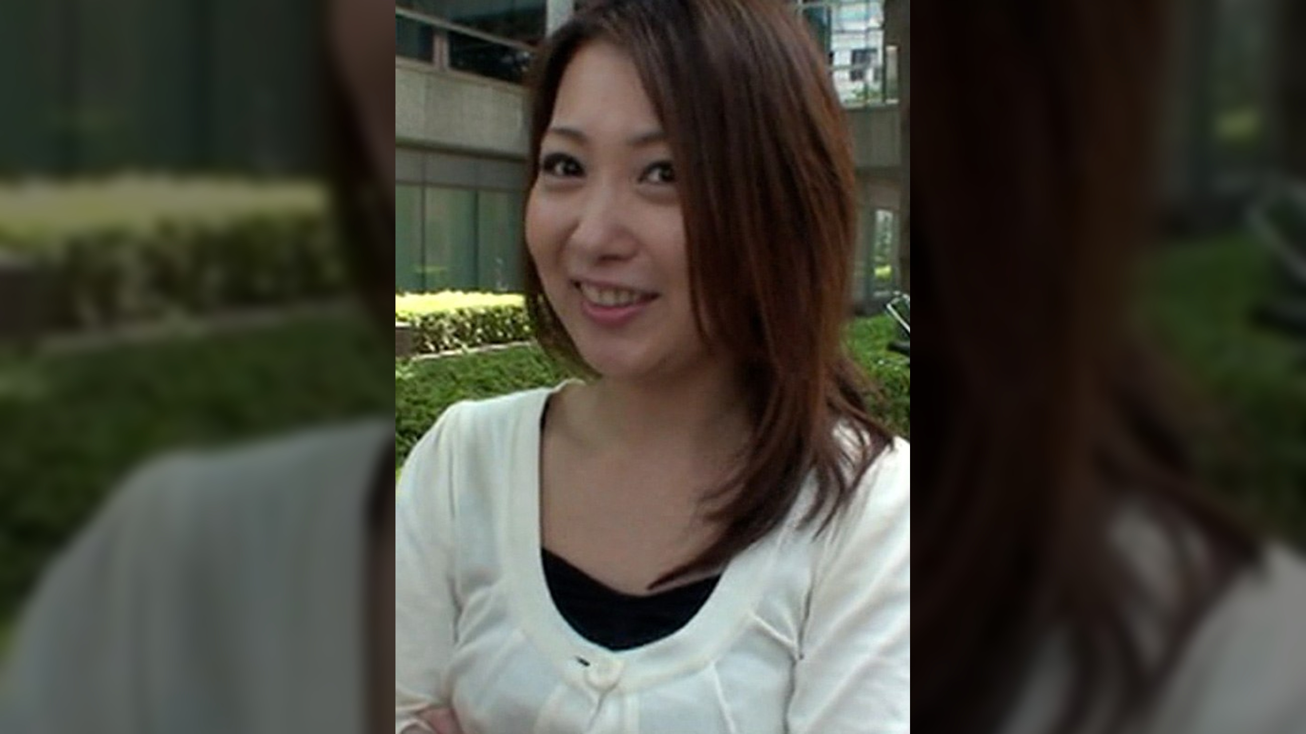 街行く素敵な奥さんに謝礼をチラつかせてイケナイアルバイト！素人丸出し剛毛股間に他人棒ずぼり！