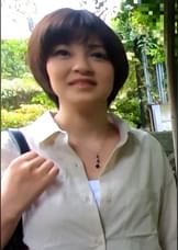 試飲モニターと誘われた会場で大人のおもちゃのモニターも⁉素人まるだし無防備過ぎる剛毛人妻の中出しSEX!