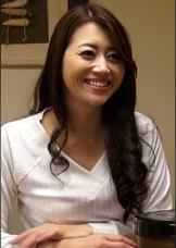 黒髪美熟女に愛の告白！戸惑いながらも女としての快感に溺れていく熟女に若い肉棒が突き刺さる禁断の中出しSEX