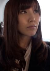 清楚に見える生保レディの美人奥さんをナンパ！営業中のくせにスカートめくればまさかのTバック！隠れビッチな淫乱妻に中出しSEX！