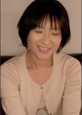 性欲旺盛でエッチ大好き熟女が旦那とのSEXに満足出来ずAV出演!旦那の横で声を抑えてオナニーする変態熟女の性癖全開中出しSEX!