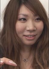 スケスケの魅力的な下着を外してみると控えめなちっぱいがこんにちは！得意なフェラチオを披露して身体に肉棒をお出迎え！