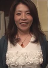 人生の分岐点！？マンネリ化した日常に飽きた奥様が決意のＡＶ出演！手マンだけでマ●コはぐちょぐちょな奥様に新しい経験を植え付ける！
