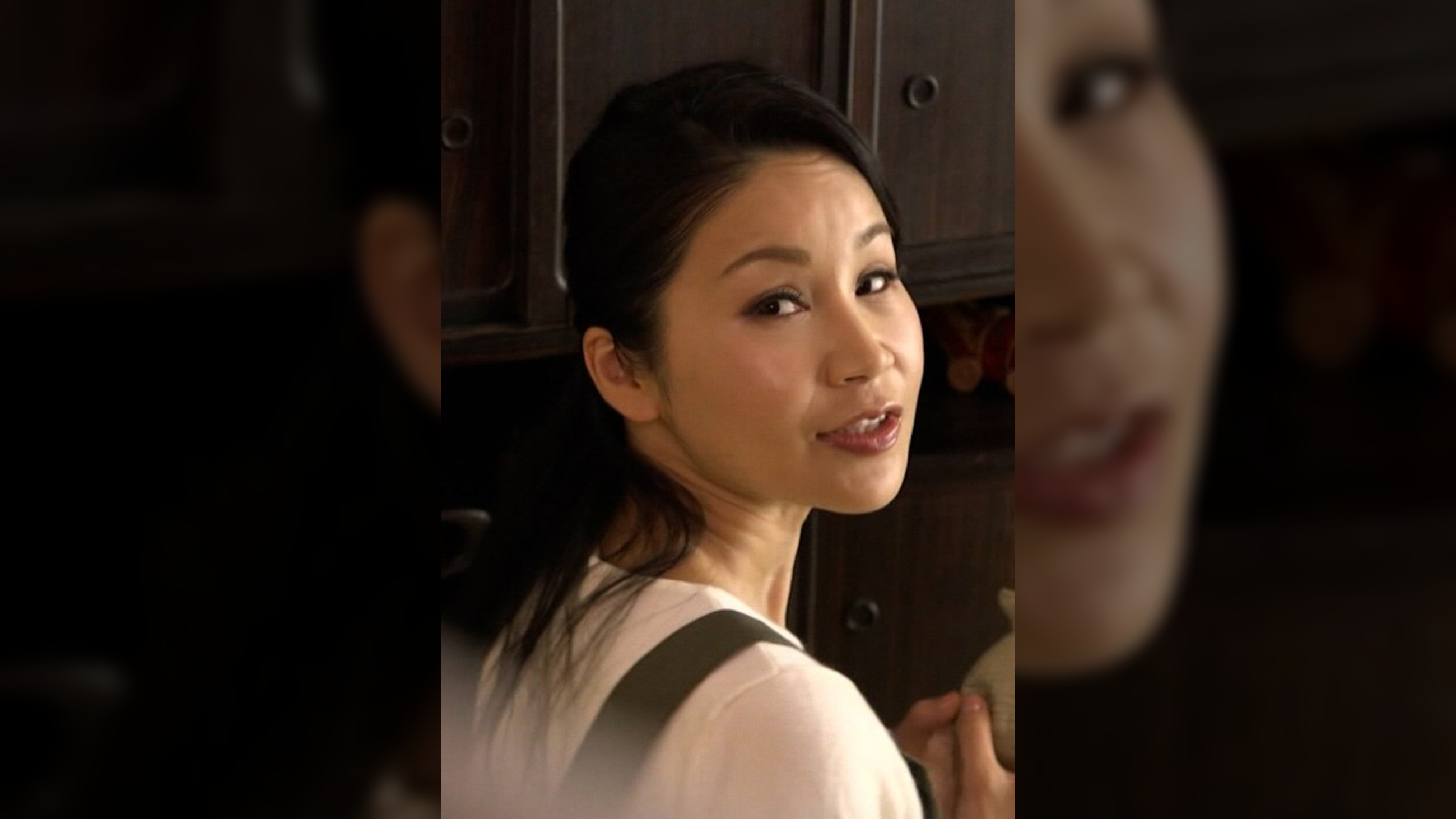 献身的に介護する熟女ヘルパーの裏切り行為！その代償は…おじいちゃんの性欲の捌け口となる美熟女ヘルパーさんへの中出しSEX