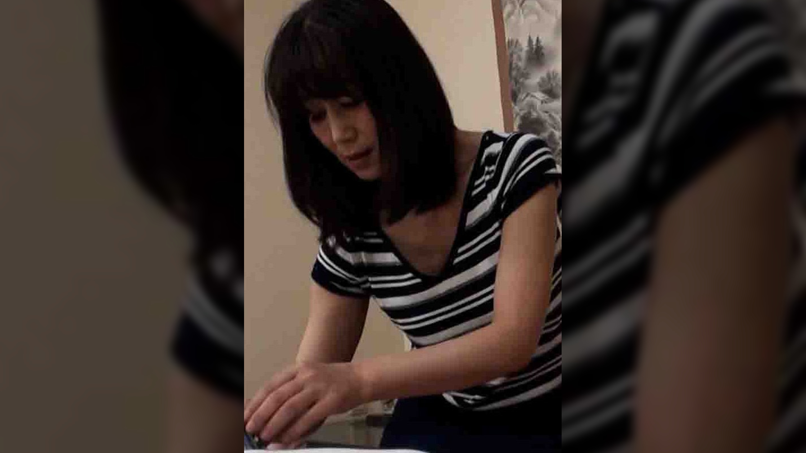 目覚ましフェラで起こしに来る変態母さん⁉性欲を持て余した熟女はマ●コを広げて顔面騎乗で快楽絶頂!