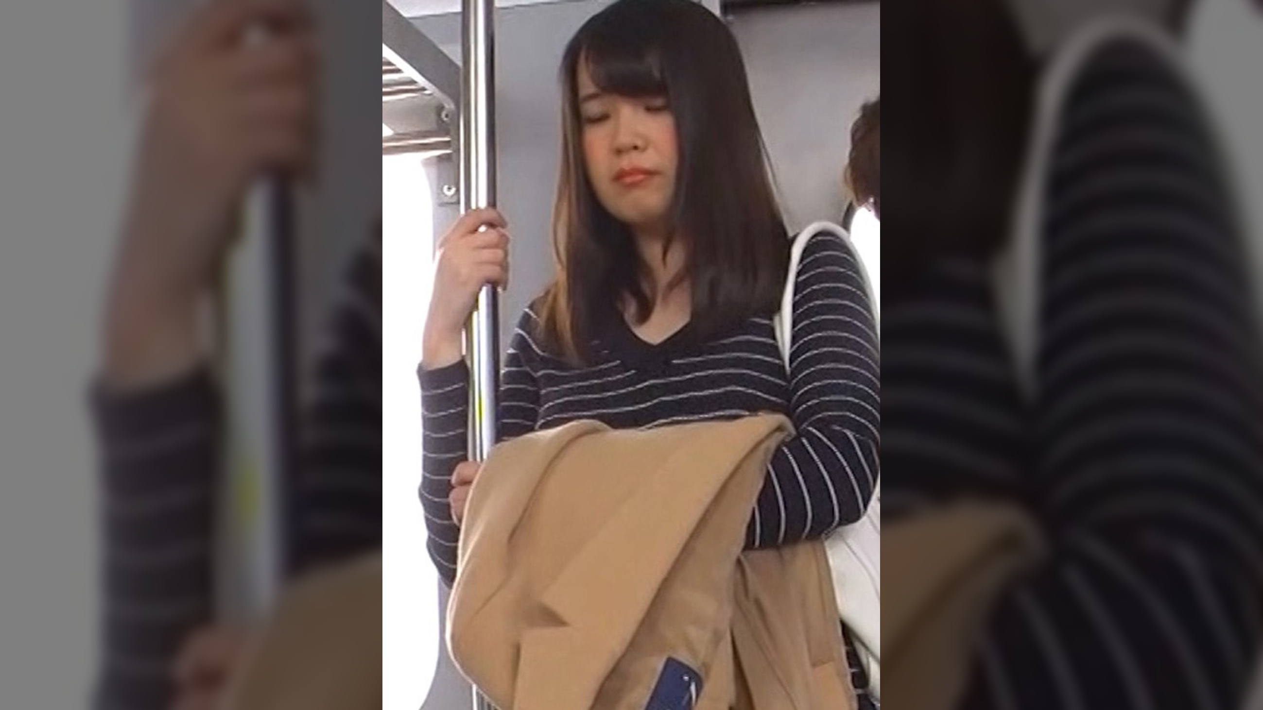 もしかして触ってる⁉感じてはイケナイ、でも欲求不満の熟れたカラダは性欲に溺れ有り得ない場所で他人棒の激ピスに理性を失いイキ果てる！