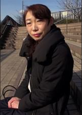 情熱的な性欲溢れるリアル熟女の極上エロス!デカ乳首と剛毛を濡らしてイキ果てる!