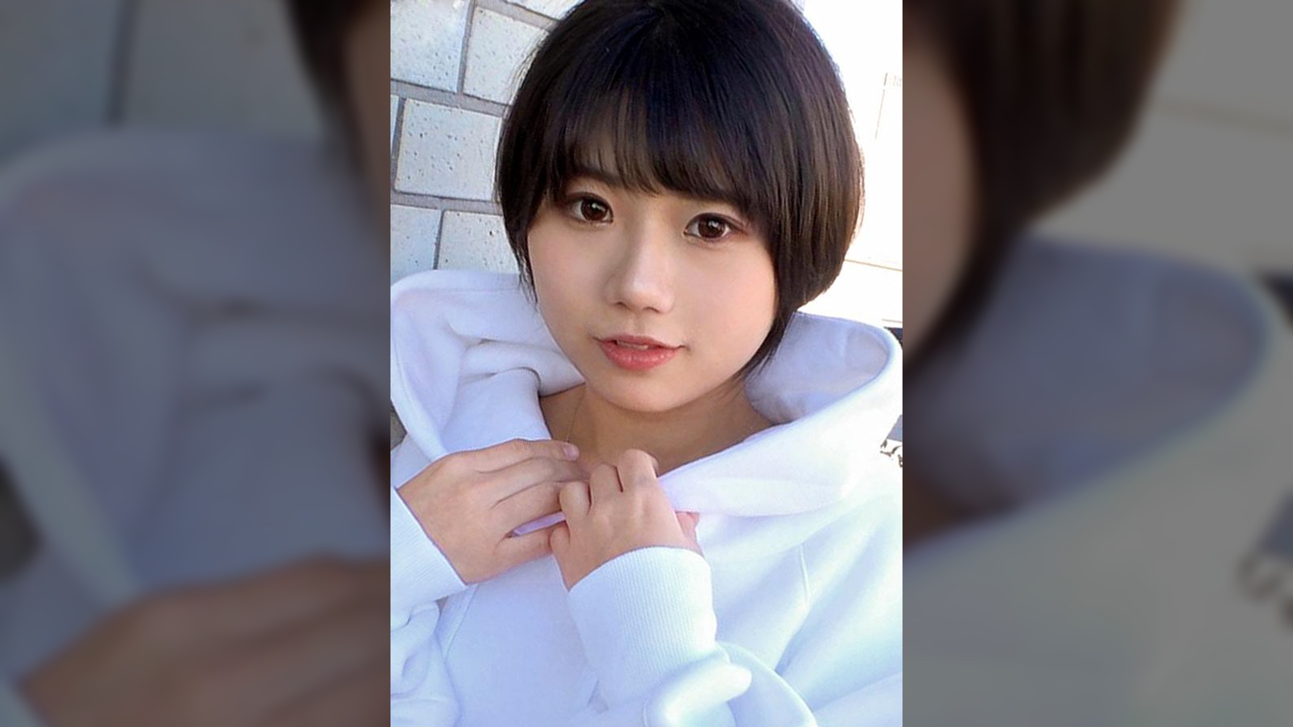 【可愛い顔して意外と変態？】ぶかぶかのパーカーを上に来ただけで、ズボンやスカートは穿かず(パーカーめくればすぐパンティ)という露出狂一歩手前みたいな格好でAV撮影にやってきたツワモノ少女。 ネットでAV応募→AV体験撮影 1982