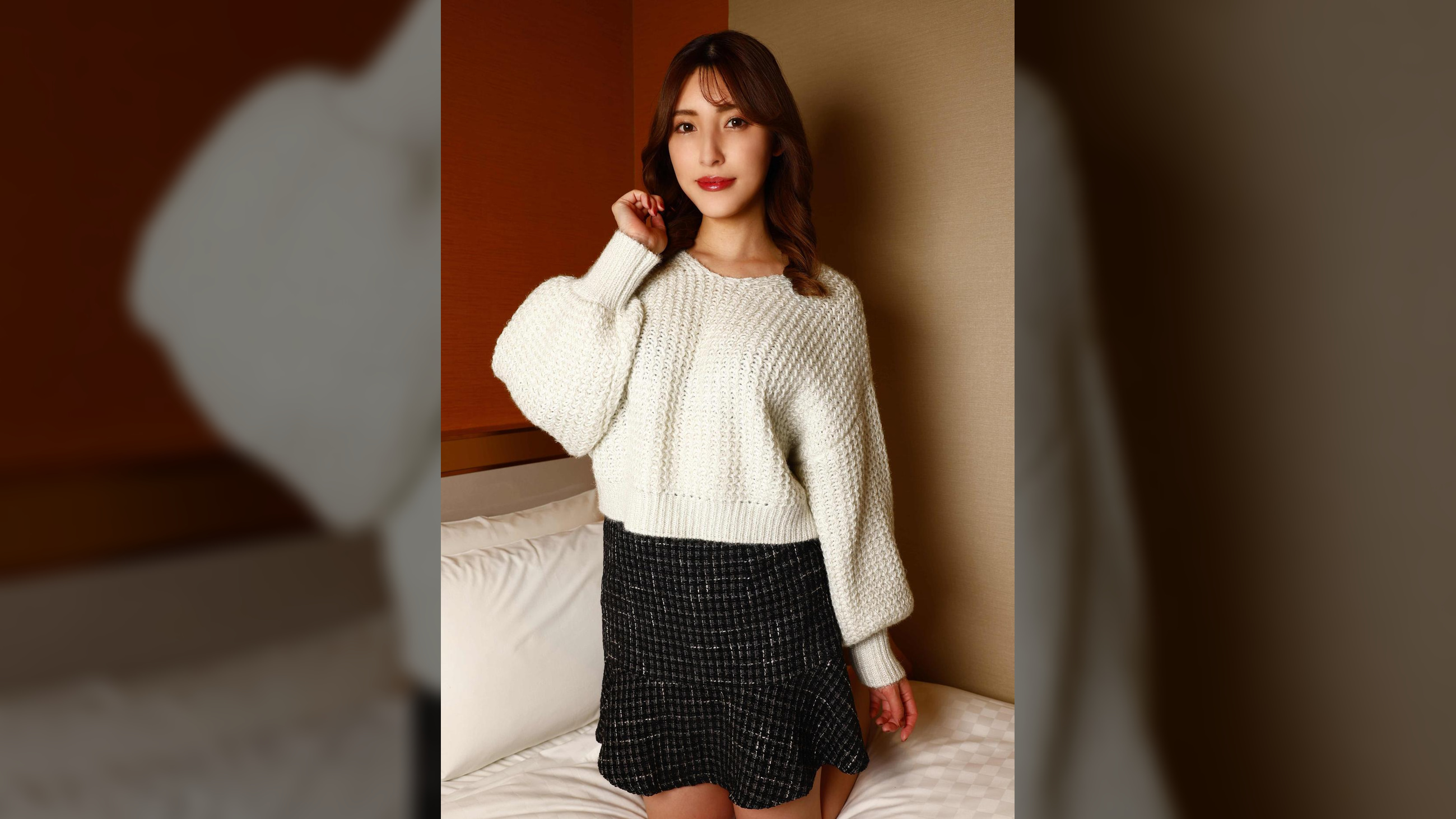 ＜六本木高級キャバ嬢もお店を出たらただの女＞ホテルでカンパーイからの楽しそうに痴女りだす！かなさん