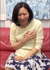 義理のせがれの物凄い大きなイチモツを見てしまい…思い出しオナニーに耽っていると…義理のせがれと禁断関係に堕ちる女盛りの義母。