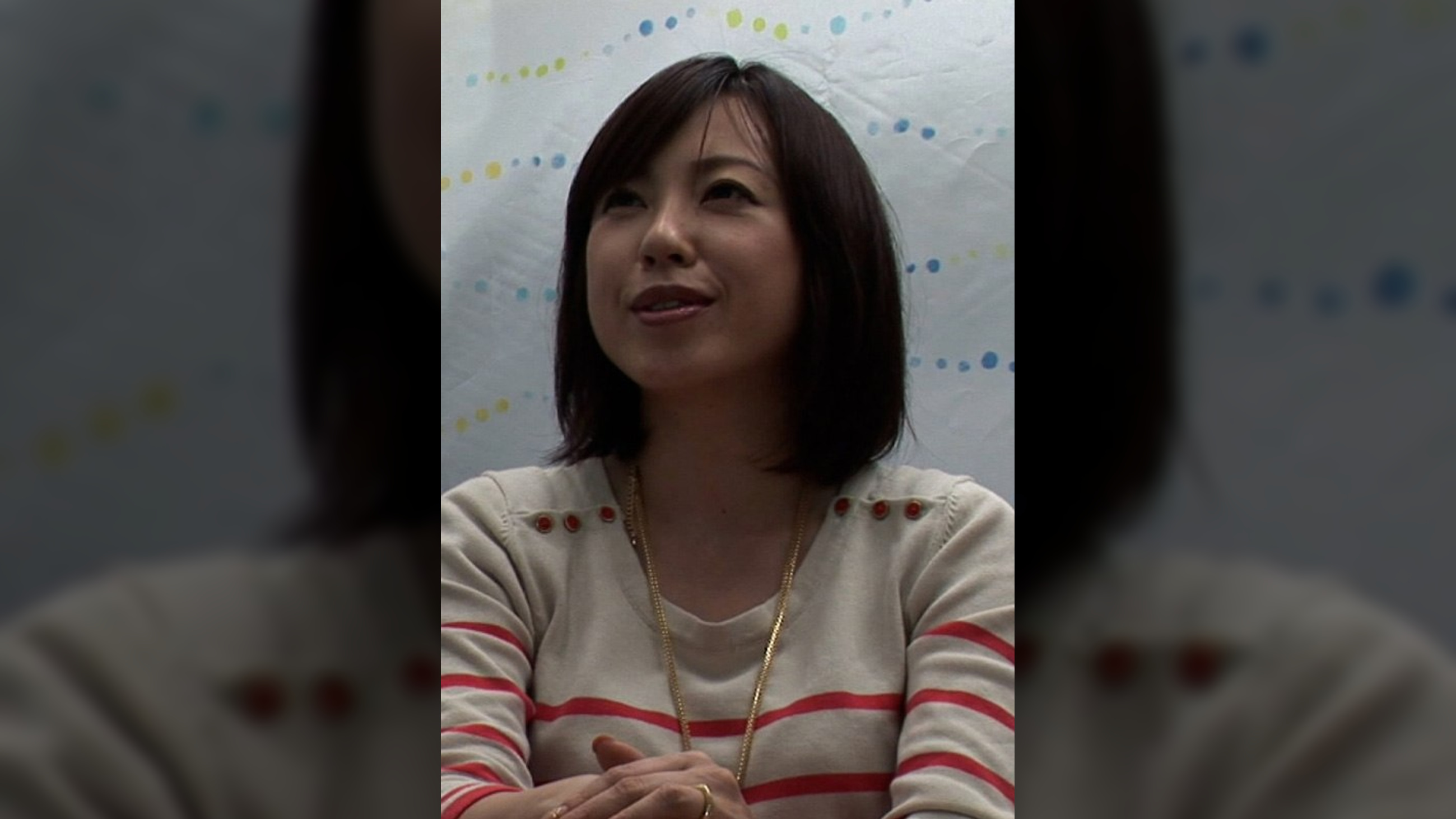 街で見かけた母娘にアンケートを装いナンパ…清楚な雰囲気のお母さんの露出性癖！