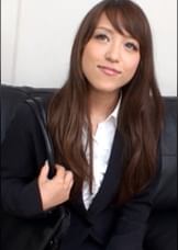 リクルートスーツに着られてる感じの就活生。夜はキャバ嬢のアルバイトをしてる美脚美女になし崩し的に3P中出し乱交SEX!