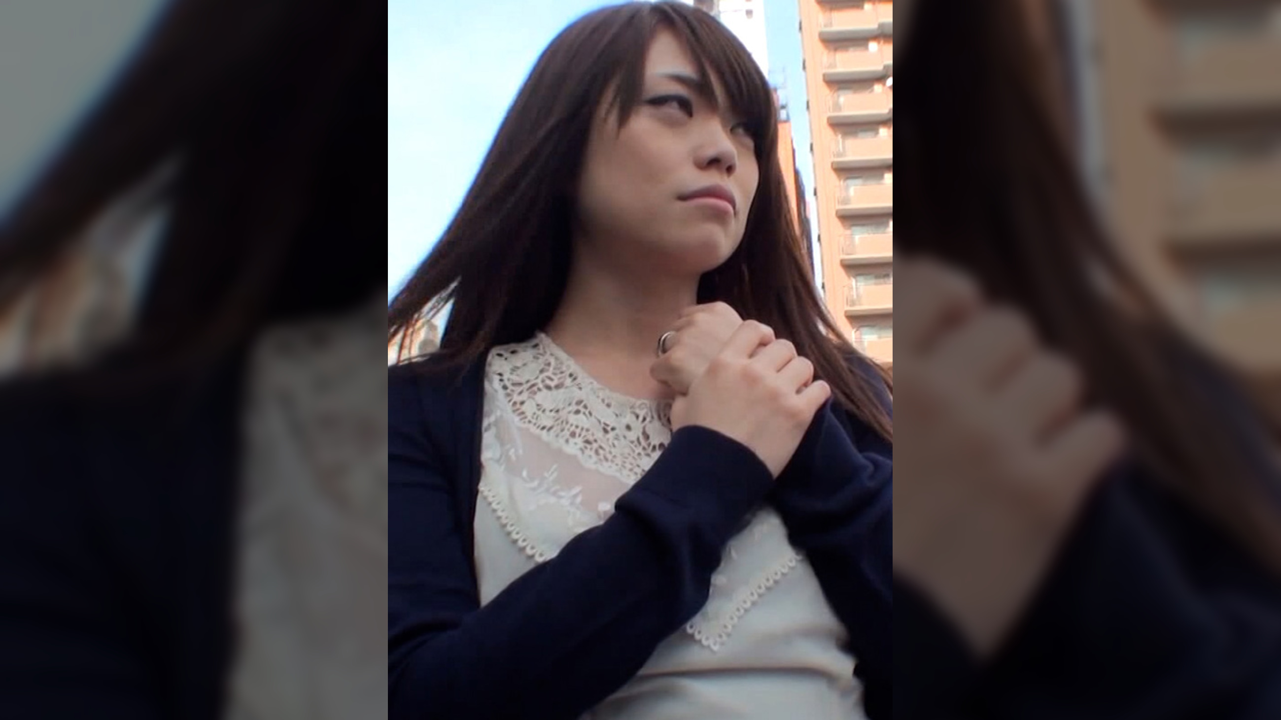 主婦限定のアンケートで連れて来られた清楚な雰囲気の若妻さんにエロビデオを見せてなし崩し的に乱交連続ナマ中出し!