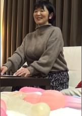 アンケートに訪れた熟女は隣に置かれた大人のおもちゃに興味津々!こっそりトイレでバイブオナニー!火照ったカラダは男根求めて豹変淫乱SEX!