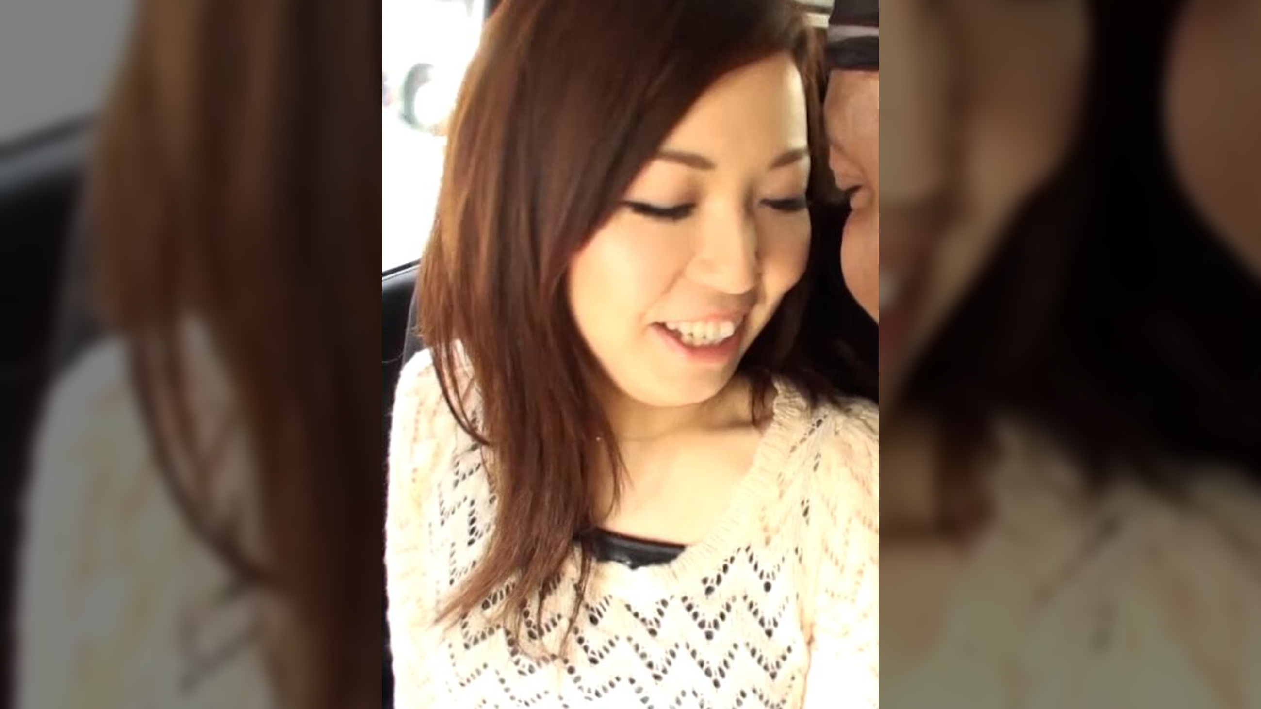 「ちょっと興味あるかも」黒人にナンパされた熟女さんはデカマラに興味津々！車の中でイチャイチャ！黒いデカマラにしゃぶりつく熟女にたっぷり口内発射！