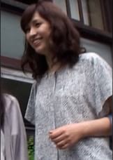 東京から旅行中の若妻２人組をナンパ！旅先の解放感でオマタも緩くなって性欲爆発の本能丸出し人妻不倫温泉！