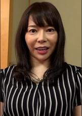 黒髪清楚系の美人セレブ奥さまのAV出演ドキュメント!美巨乳のエロボディでパイパン!デカ肉棒に貫かれ本能全開中出し性交!