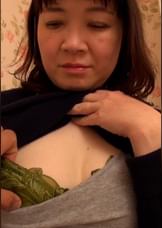 大きな乳首とキレイな乳房。久しぶりの男性とのエッチに盛り上がる淫乱開花の熟女SEX