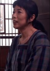 長閑な田園風景が広がる田舎の大きなお家に一人暮らしの熟女が寂しさまぎらすAV出演。田舎のおばちゃんが女の悦びにイキ悶える。