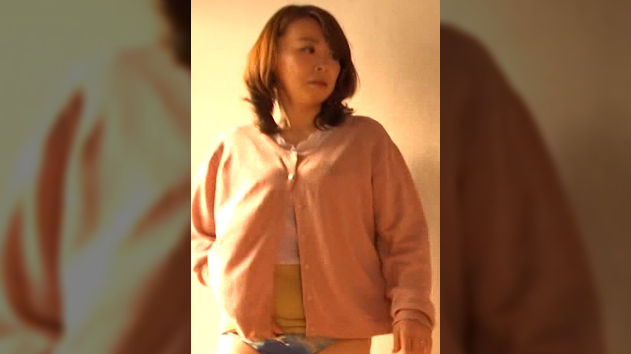 娘夫婦のSEXを偶然見てしまった熟女は抑え切れない性欲をオナニーで、そして…報われない娘婿と淫乱性交に溺れる!