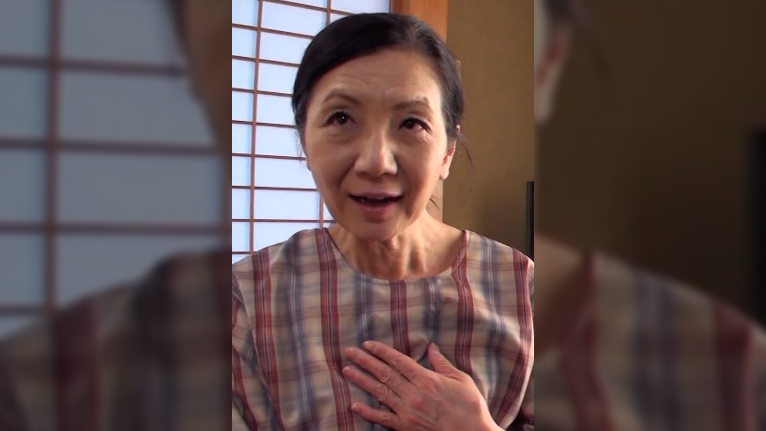 川で野菜をあらう田舎の五十路熟女！早くに旦那を無くしひとりの寂しさからAV濃厚中出しFUCK！