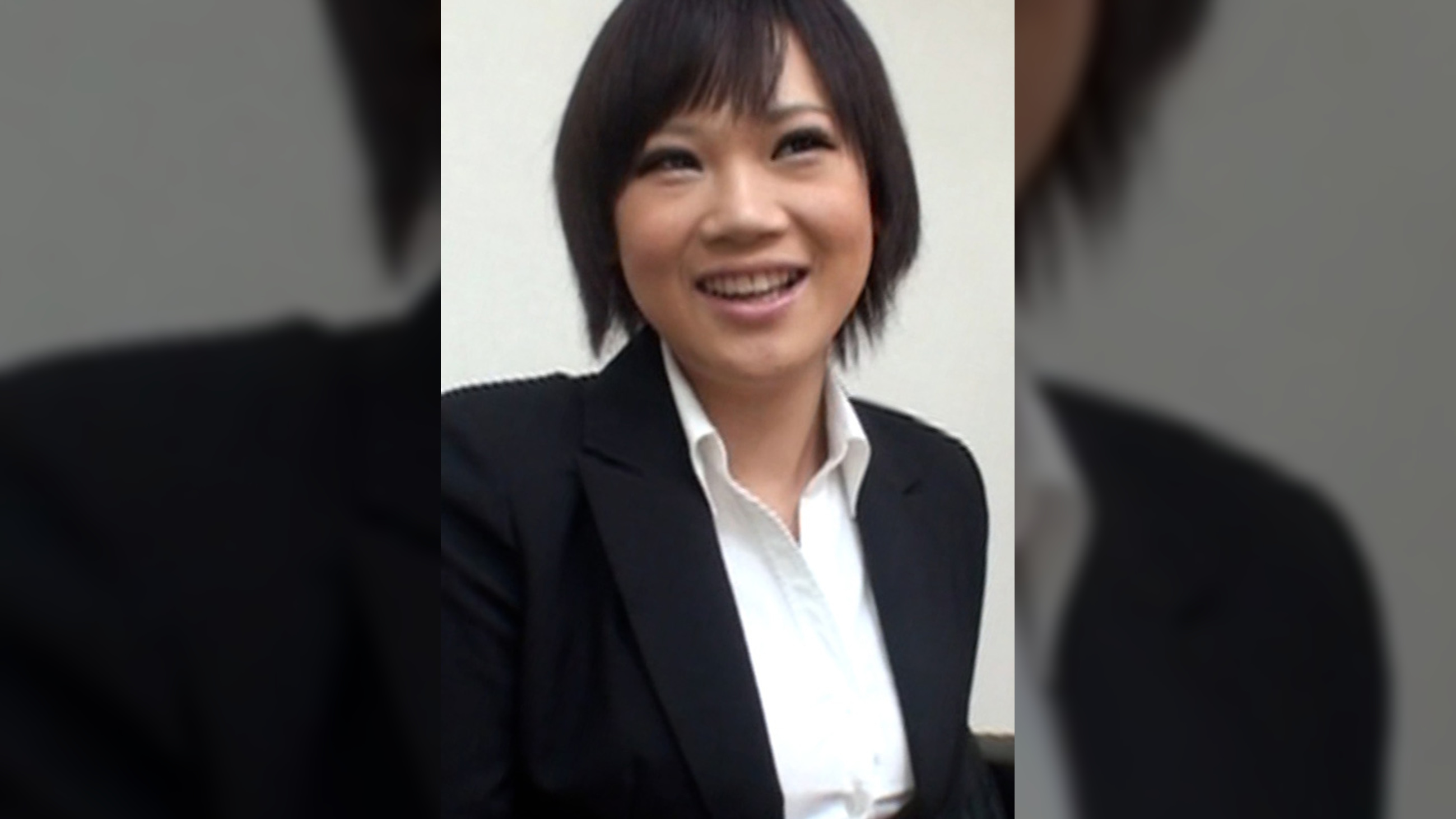 就活中のショートヘアーの巨乳美女をアンケートとナンパ!就活は何かとお金が掛かります。その巨乳でアルバイトしませんか?