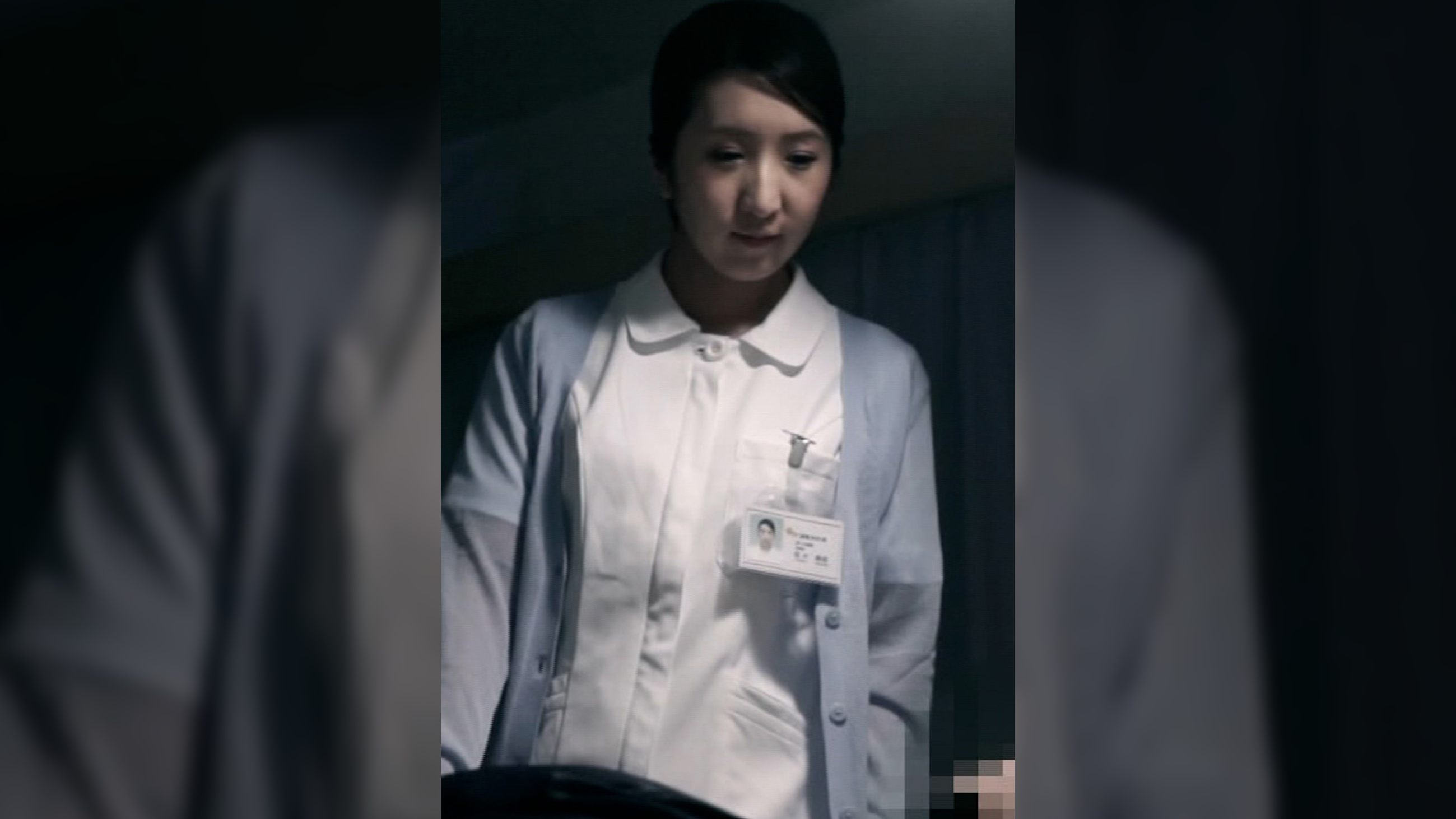 深夜の病室で喘ぎ声を必死に堪えながら悶絶イキの人妻看護師がおかしくなるほどの絶頂交尾！