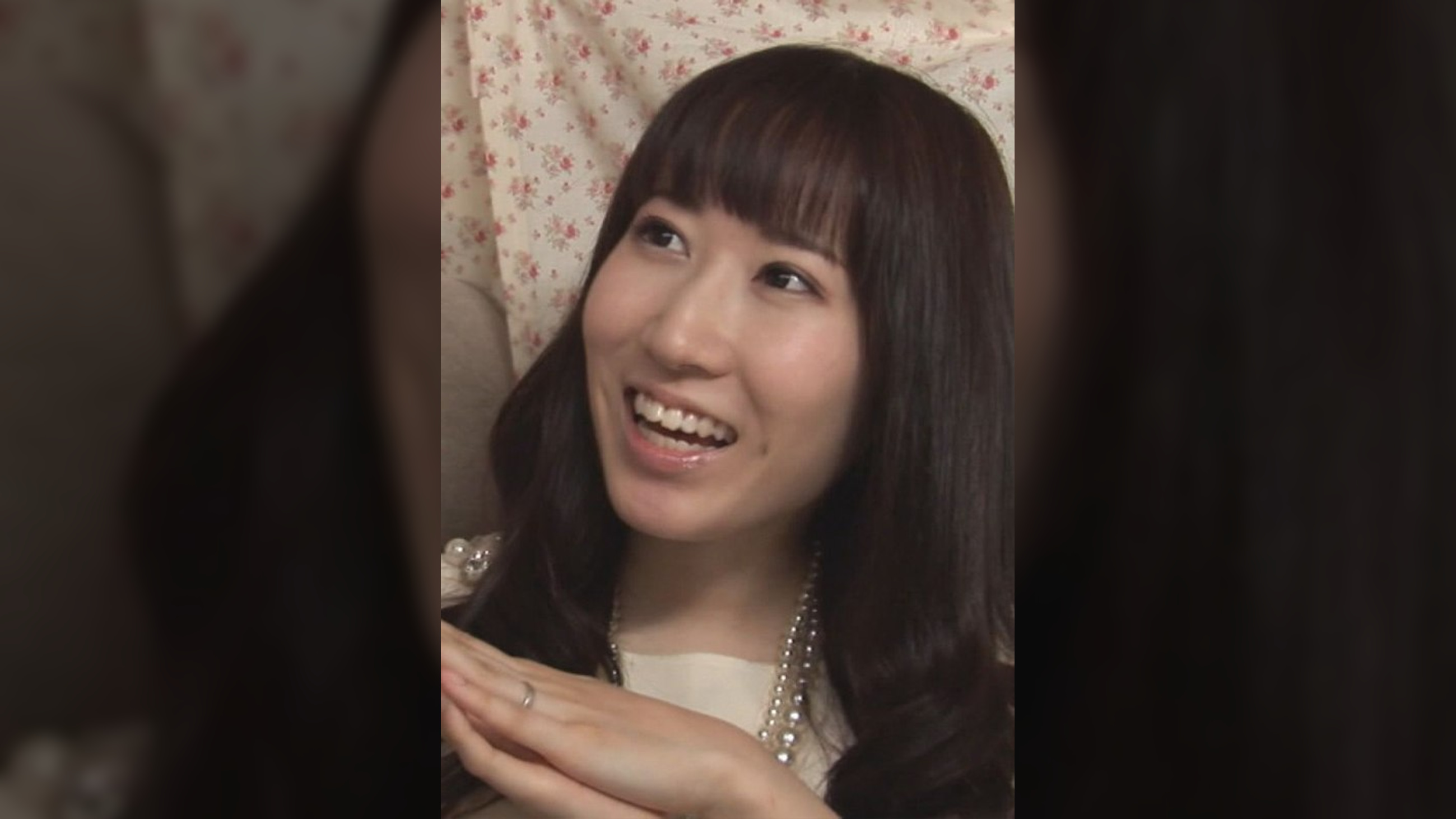 清楚な雰囲気のEカップ巨乳妻！男のモノを舐めながらアソコをイジイジ「我慢できなくなっちゃった！」