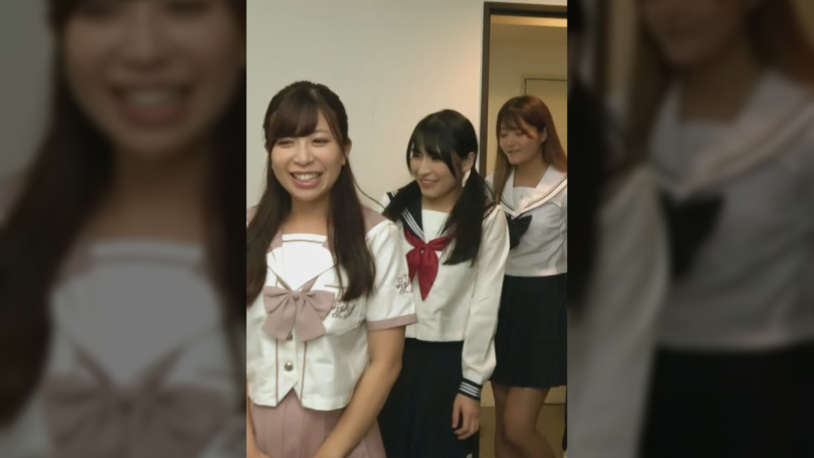 夜な夜な行われる乱行パーティー！３人の女とイチャイチャ楽しむ中年オヤジ！