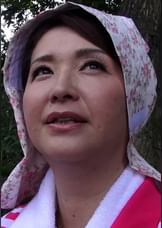 田舎暮らしで悶々とした生活から抜け出したいと刺激を求めてAVに応募して来た熟女と人生初の3人プレイで絶頂昇天イキ!