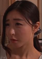 夫の葬儀の後、義理の倅に抱かれてしまった義母。引きこもりの倅の為⁉…遺影の前で倅の巨根でイカされるパイパン義母に孕ませ中出しSEX!