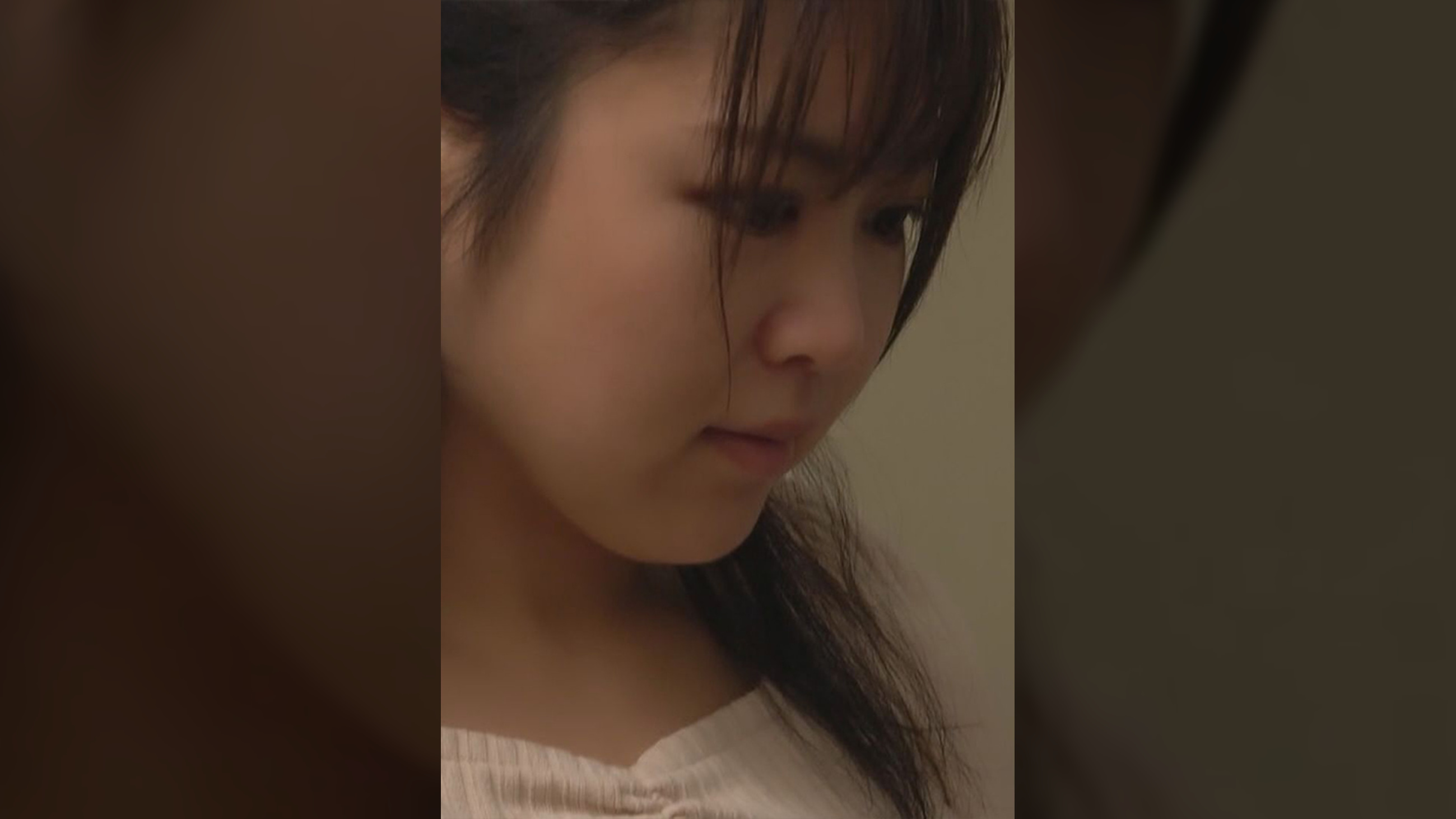 主婦の万引きのほとんどはストレス性の慢性スリル願望症候群。この奥様は頑なに夫への連絡を拒否する若妻。「なんでもしますから…。」と完堕ちワードを口走る