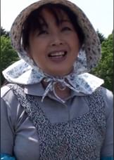 旦那が農協の研修旅行で留守中!AVの撮影で愉しむ淫乱熟女と大自然の中で淫乱SEX!