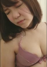 デパートアパレル試着室　ねむらされた女性客