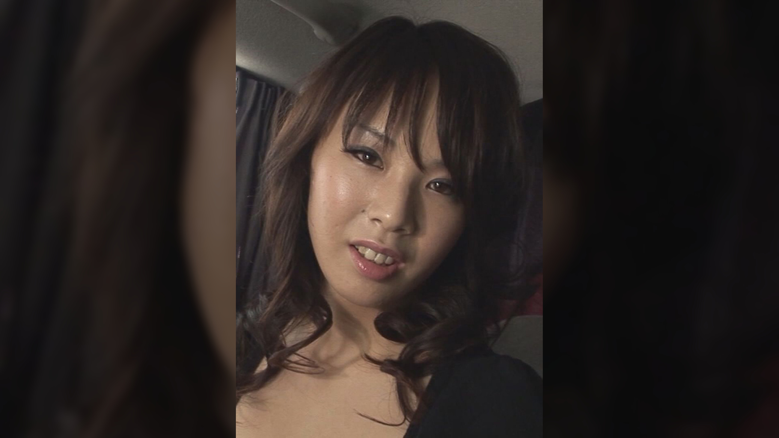 私は何事にも屈しないなんて顔をしながらローターでアソコをびしょびしょにしちゃう人妻さん！小さな犬みたいな瞳で見つめてくるから滾った肉棒をプレゼント！