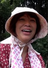 刺激を求めてAVの撮影に応募してきた田舎の熟女は抑え切れない欲求不満を爆発させて野外で汁だくSEXに溺れる！
